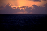 Green Flash, 2005 Apr 7 (click to enlarge)