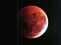 Total Lunar Eclipse of 1975 (click to enlarge)